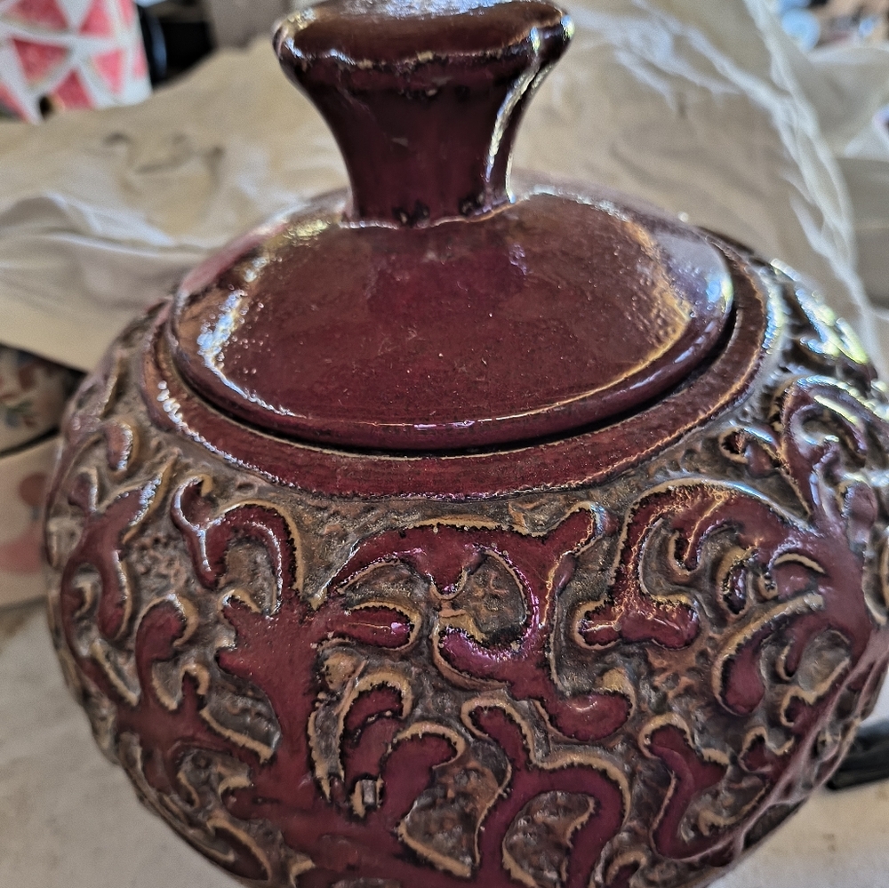 Chinise Natural Rosewood Hand-carved Jar